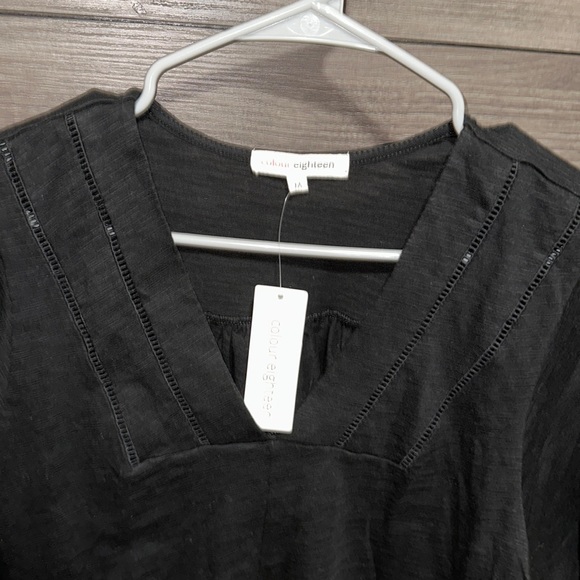 Cute Black dressy top!!❤️ - Picture 2 of 6